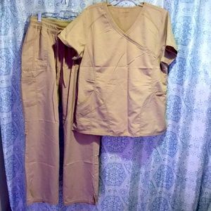 Scrub set in tan